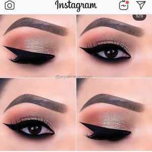 Meet your Posher, Roxana